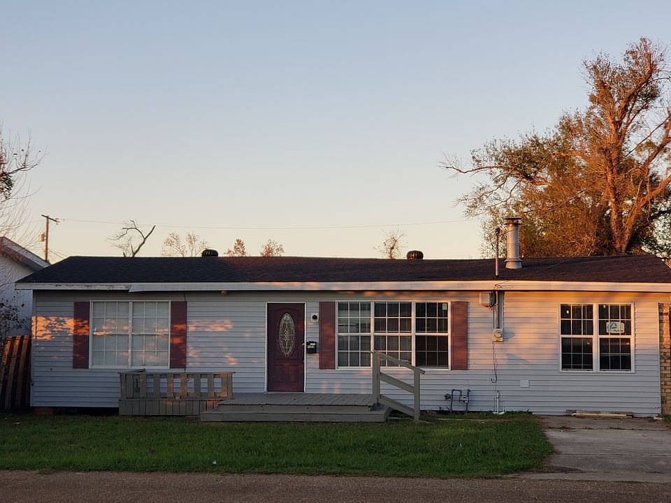 1st image of 2329 Dewey St