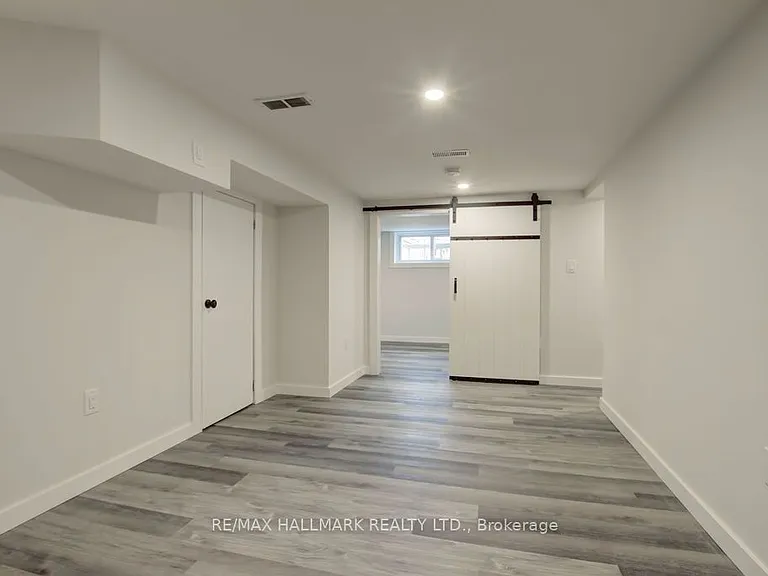 51 Stamford Sq S #BASEMENT — Photo 15