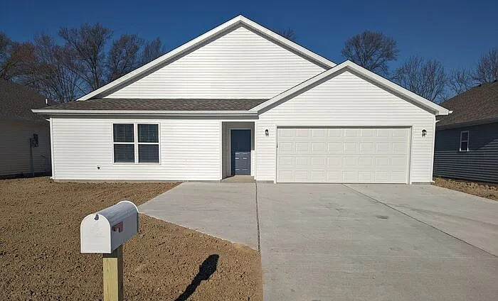 3749 Joy Cir E — Photo 1