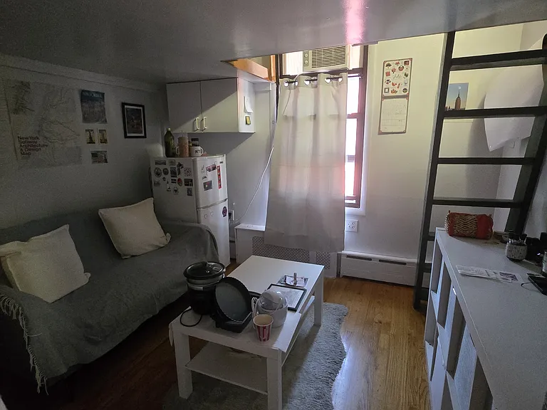 102 W Washington Pl #1A — Photo 2
