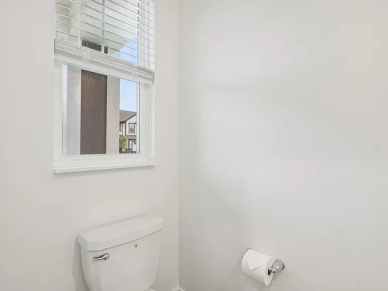 15274 Farrington Way — Photo 6