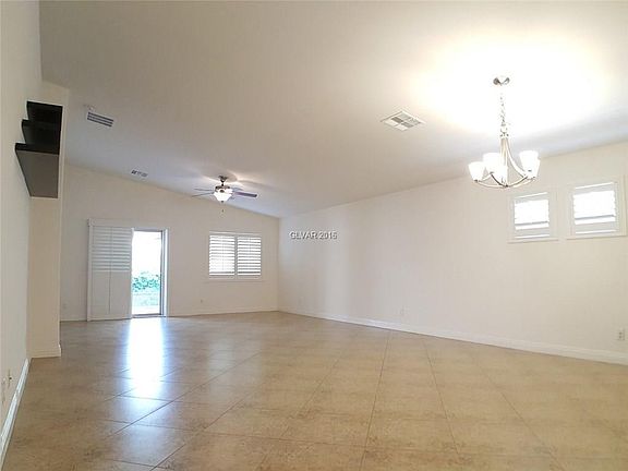 2nd image of 4561 Halfway Rock St