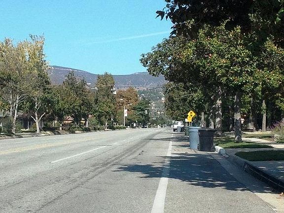 3rd image of 1917 N Mountain Ave