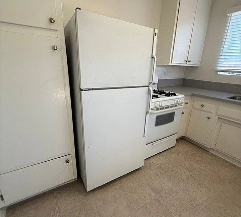 5th image of 11940 Dorothy St APT 8