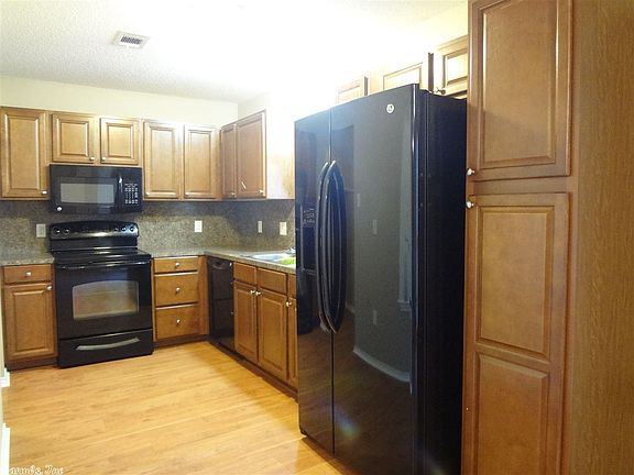 5th image of 218 Valley View Dr