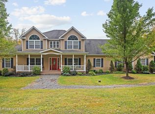 321 Hemlock Dr, Lake Ariel, PA 18436