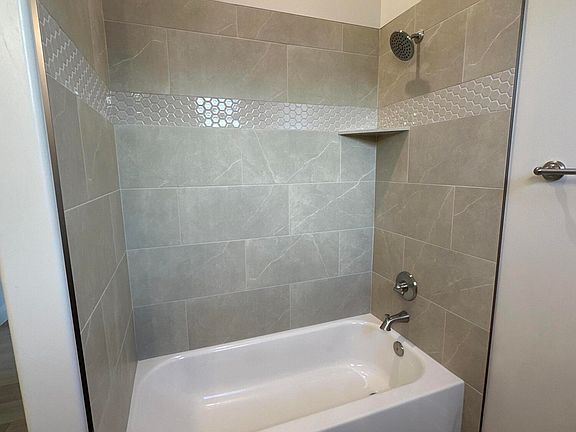 5th image of 2996 S Woodrow Ln