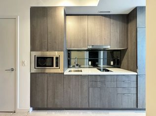 215 Queen St W #2502, Toronto, ON M5V0P5