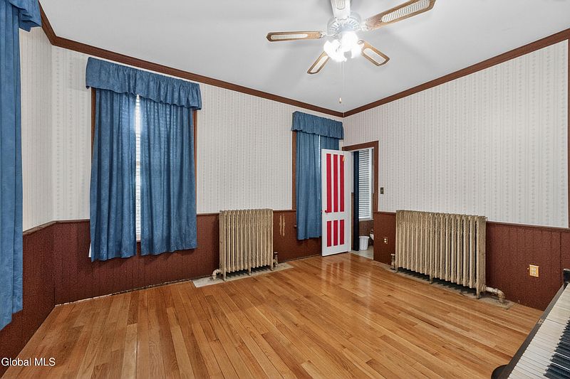 3rd image of 33 Egbert Street
