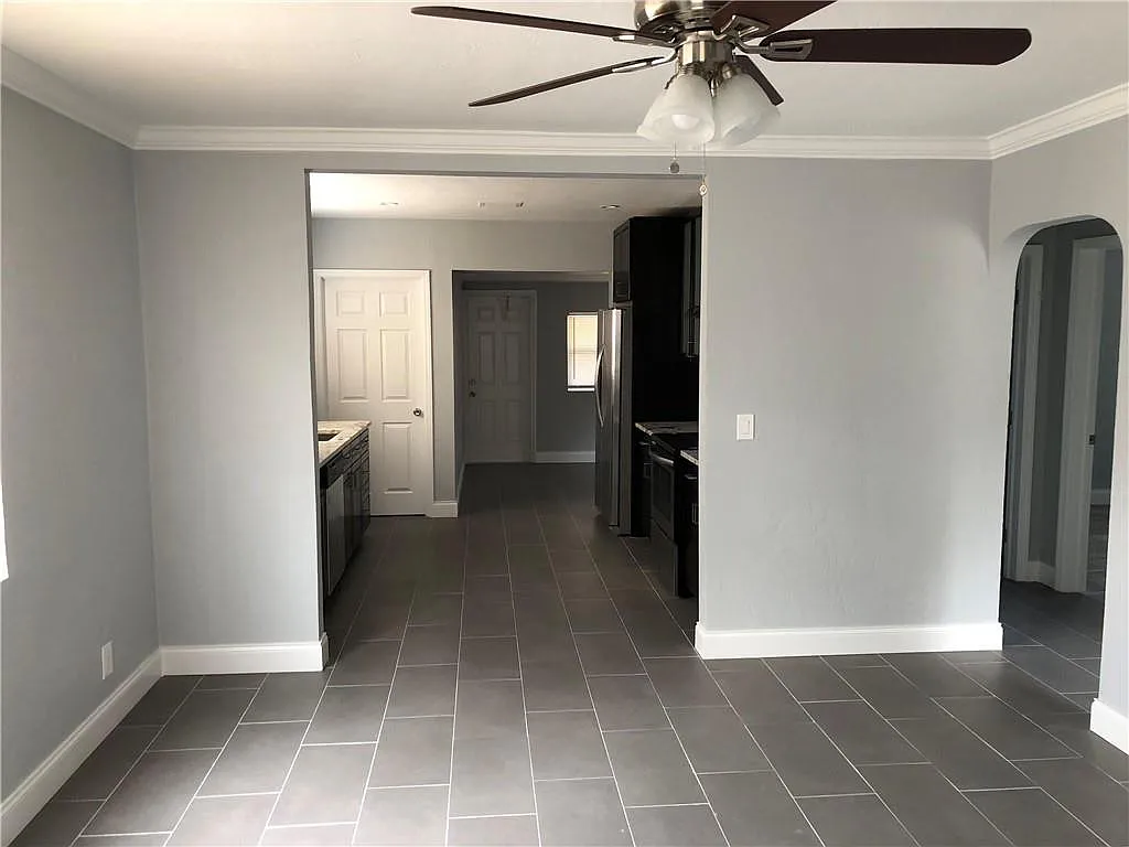 2 bed, 1.0 bath, 941 sqft, $2,690 — Photo 3