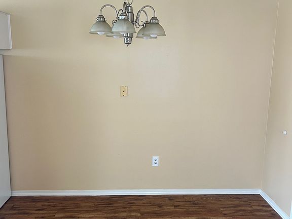 2nd image of 1726 James Buchanan Dr