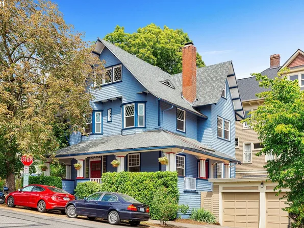 2391 NW Irving St, Portland, OR 97210