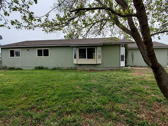 2nd image of 779 NE Lakeside Dr