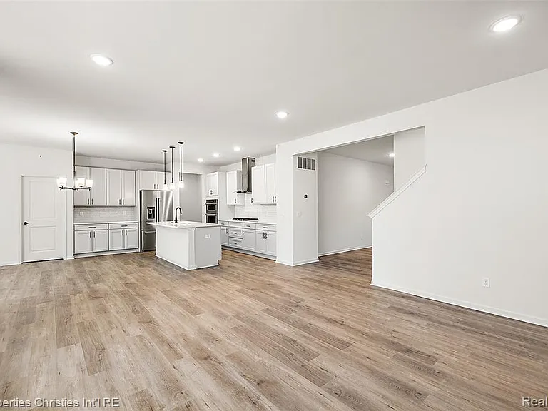 2436 Parkshore Dr — Photo 11