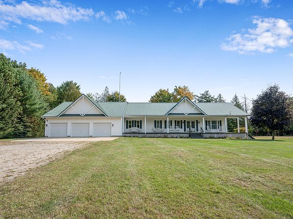 5th image of 20214 Davison Dr