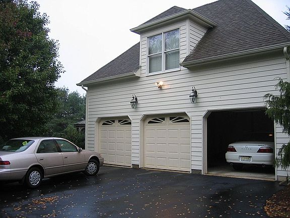 3Car Garage