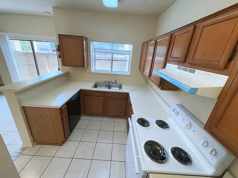 7900 Bissonnet St #D1 — Photo 7