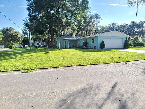 3rd image of 11202 Creekview Dr
