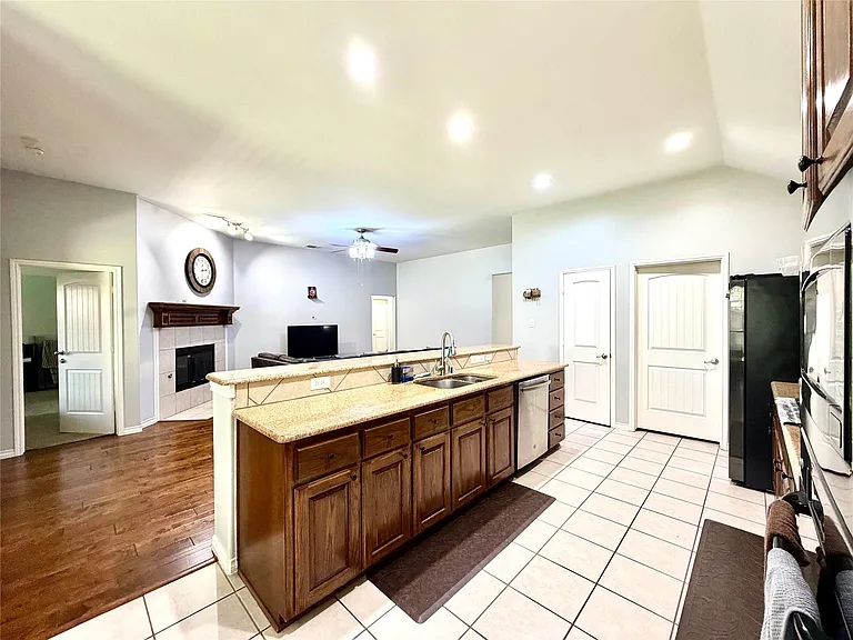 10312 Flat Creek Trl — Photo 10