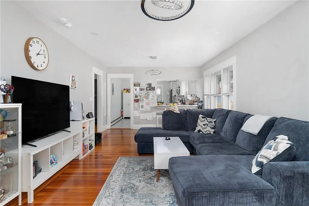 2 bed, 1100 sqft, $2,200 — Photo 4