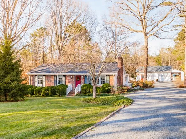 1976 Essex Mill Rd #I, Dunnsville, VA 22454
