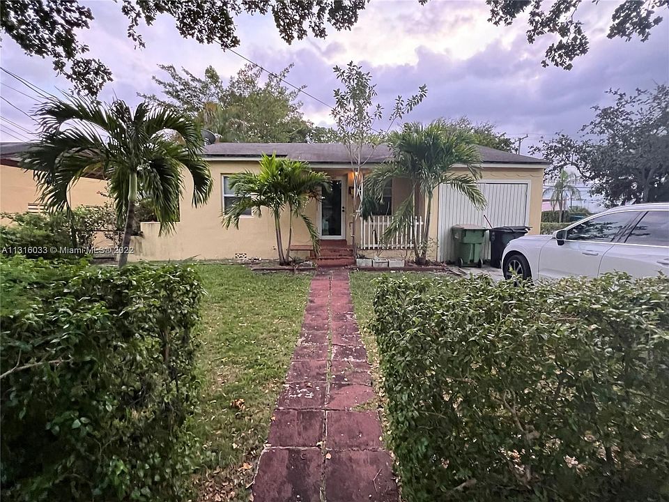 2nd image of 900 NE 126th St