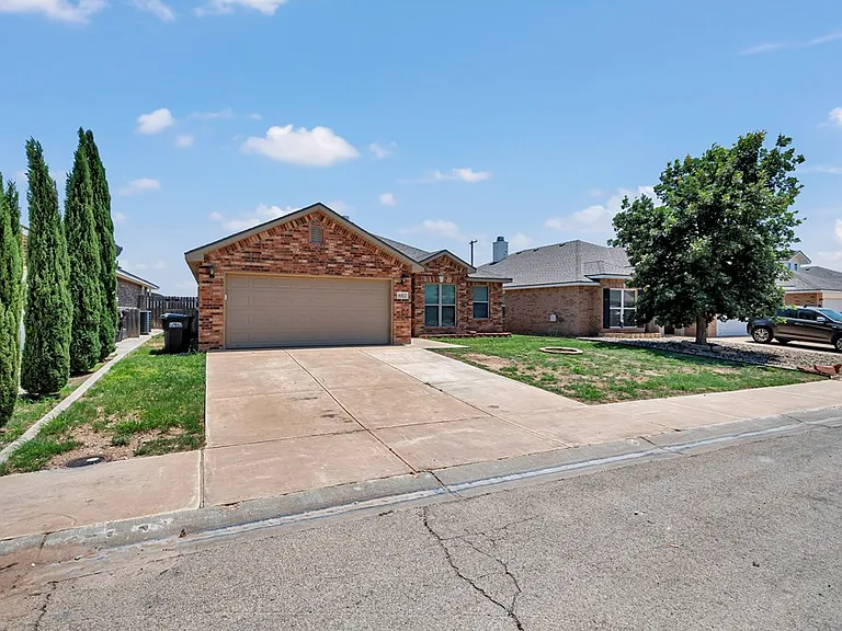6113 Mile High Ln — Photo 2