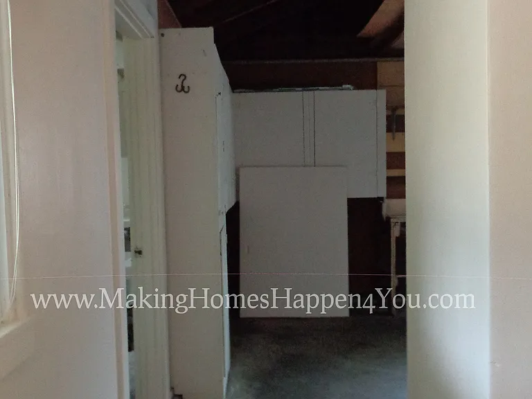 1945 23rd St NE — Photo 41