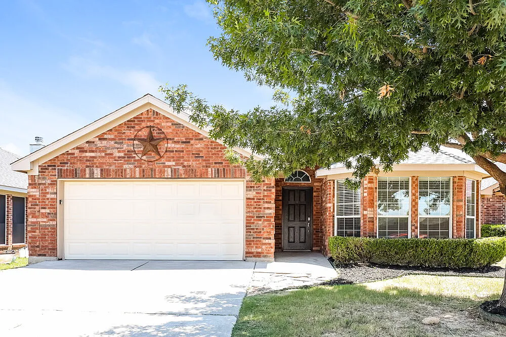 4 bed, 2.0 bath, 1839 sqft, $2,960 — Photo 1