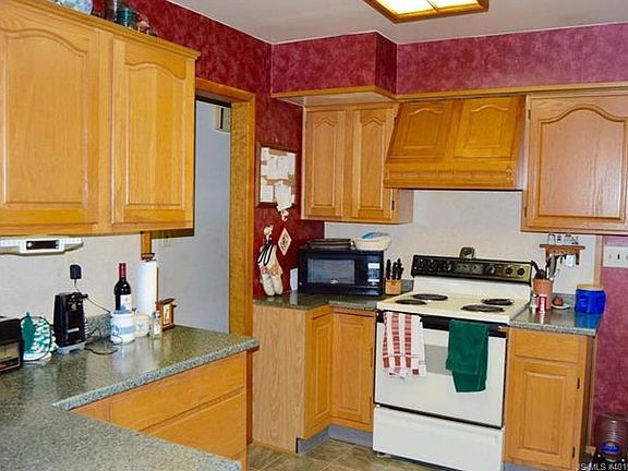 5th image of 983 Canton Dr