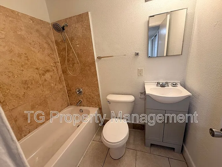 6631 Bo Peep Dr N — Photo 10