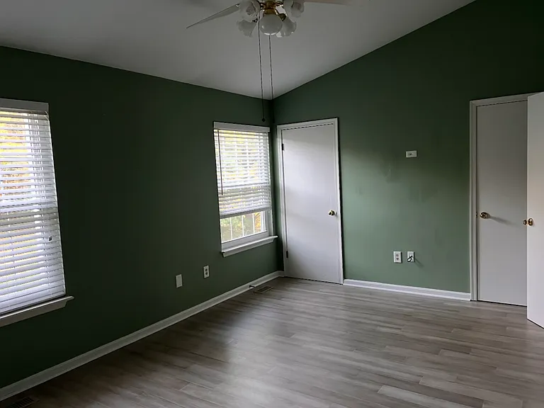 1307 Lobelia Ln — Photo 9