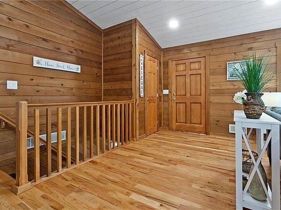 3rd image of 3224 Creek Dr