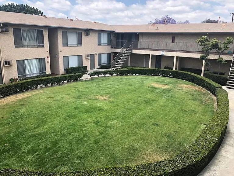 Rosemead Place — Photo 5