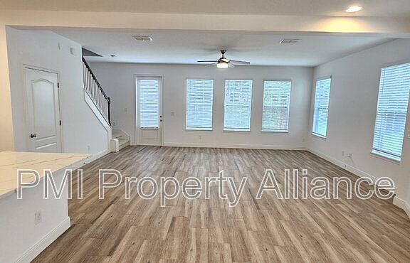 3rd image of 2934 Rapollo Ln