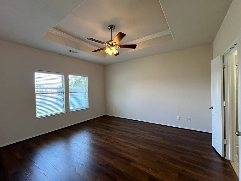 25411 Lisburn Dr — Photo 15