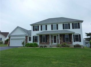 325 Cameron Hill Dr, Rochester, NY 14612