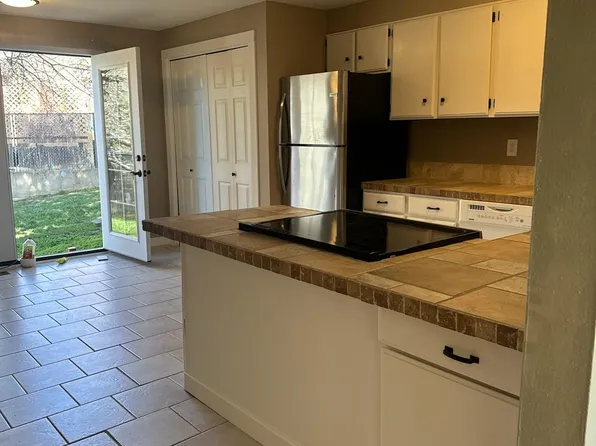 1829 Dawn Ct, Klamath Falls, OR 97603