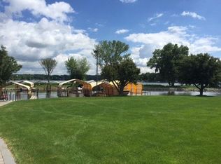 5440 Three Points Blvd APT 515, Mound, MN 55364