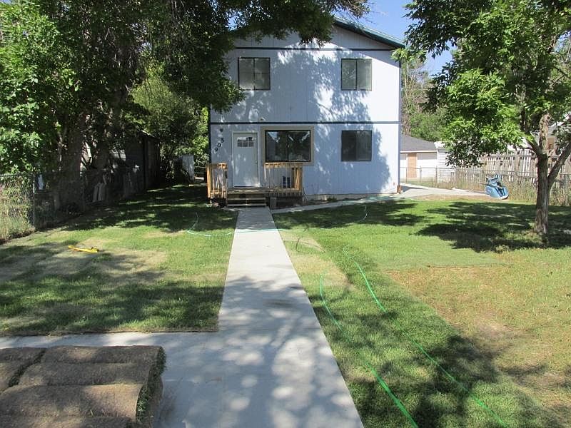 1st image of 905 2nd Ave NW