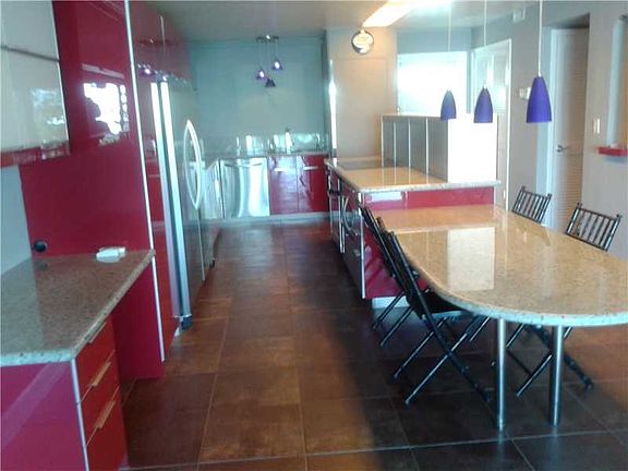 5th image of 3209 NE 36th St APT 6A