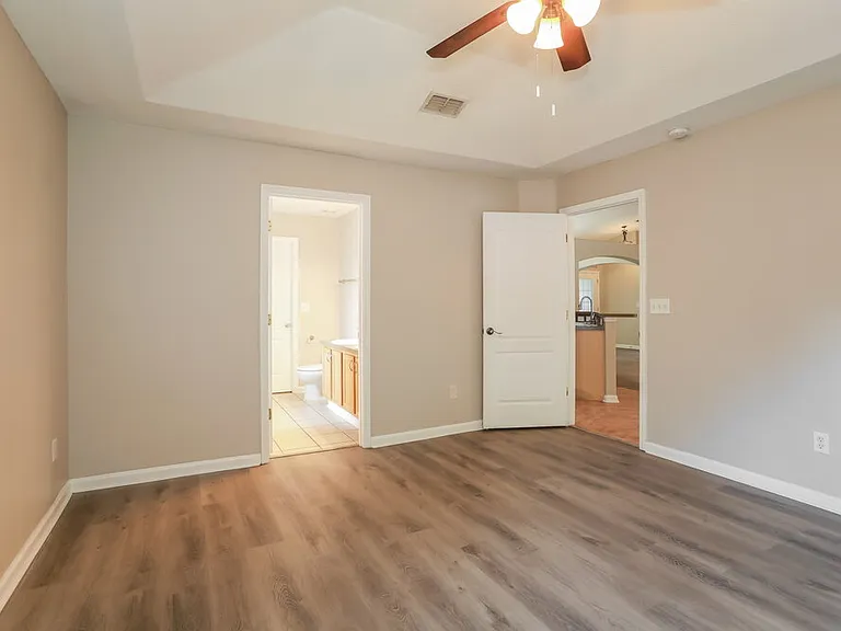 1299 Summit Oaks Dr E — Photo 11