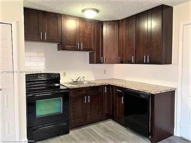 425 Las Palmas Cir #612 — Photo 3