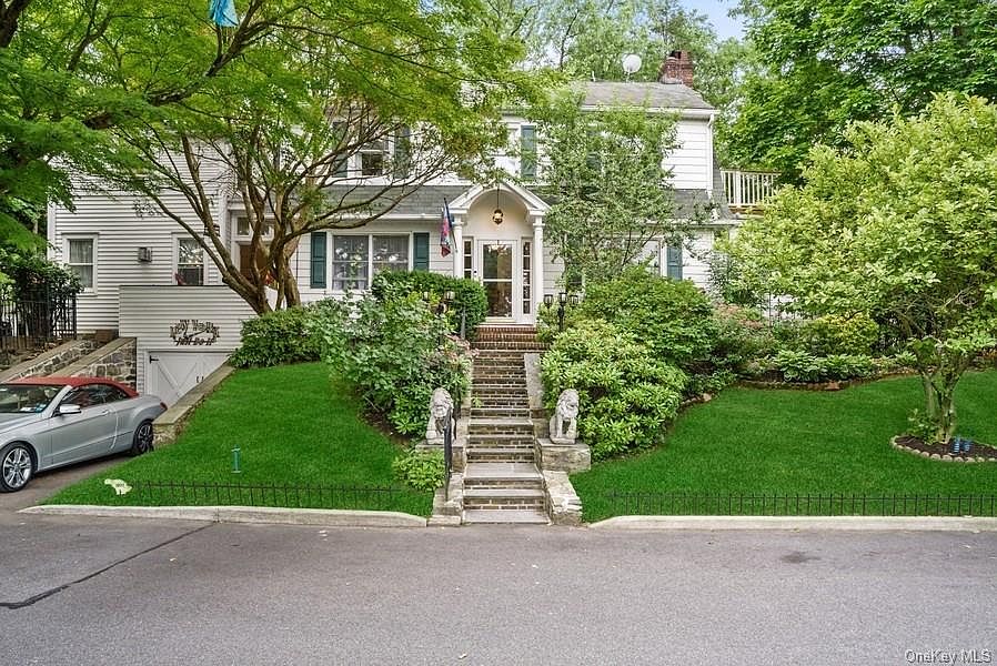 1st image of 8 Lincoln Ave