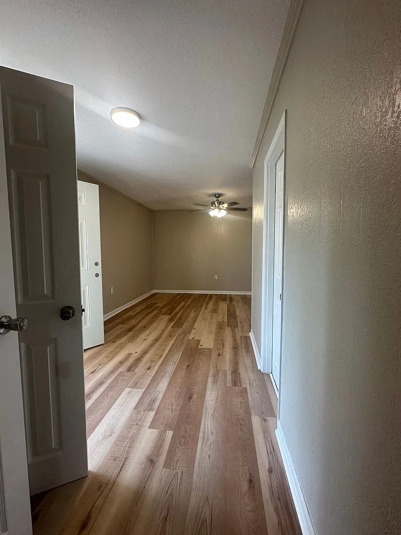 3 Bed 2 Bath House — Photo 2