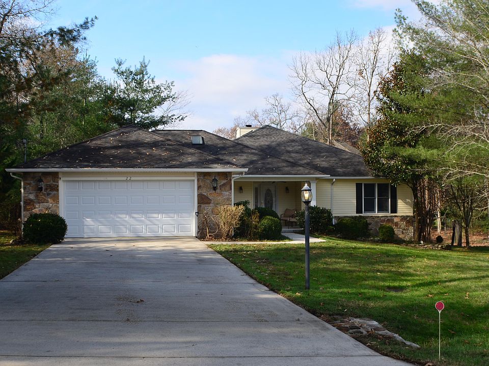 1st image of 22 Leaf Ln