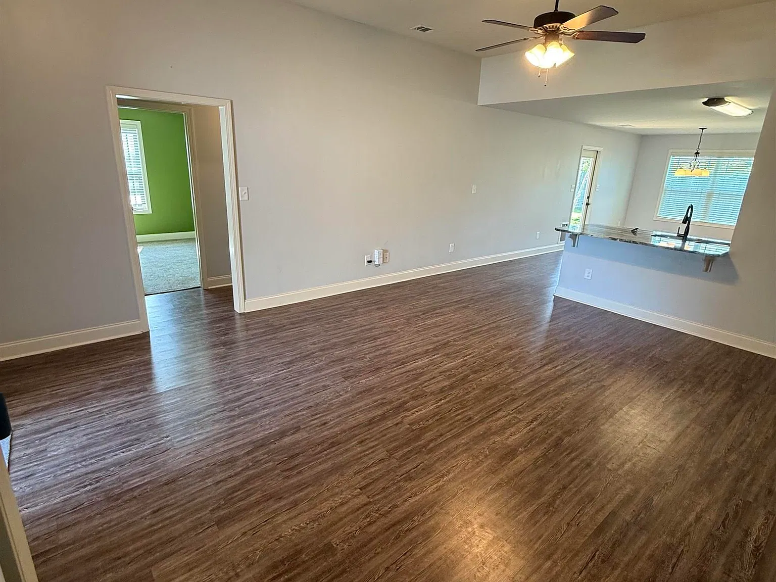 4 bed, 2.0 bath, 1699 sqft, $2,100 — Photo 3