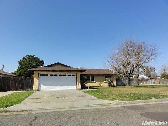 1st image of 3399 Dakota St