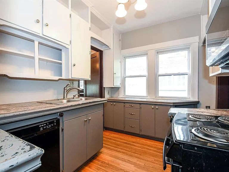 1628 W Callender Ave — Photo 6