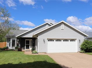 3530 Briarcrest Dr, Eau Claire, WI 54701